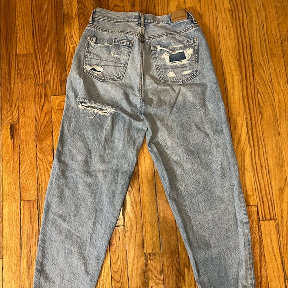 American Eagle Mom Jean - Picture 3 of 5